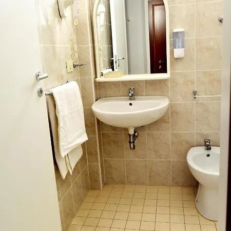Guest house New Cirene Quadriple With Breakfast Rimini